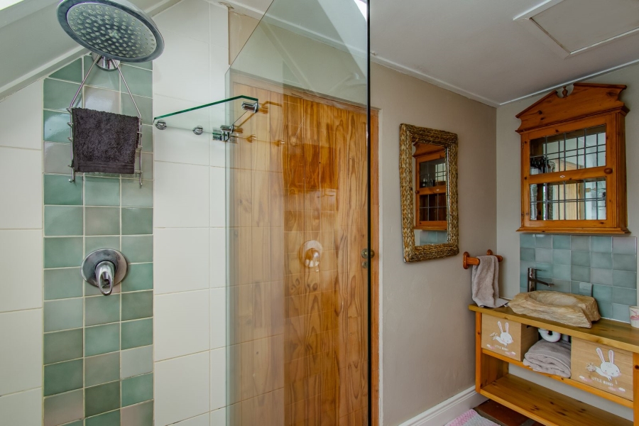 To Let 4 Bedroom Property for Rent in Somerset West Western Cape